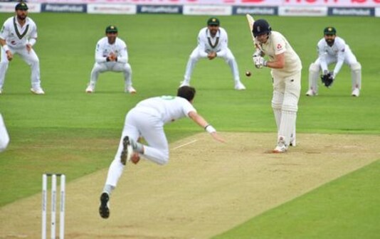 Burns falls early as rain rules in second test v Pakistan