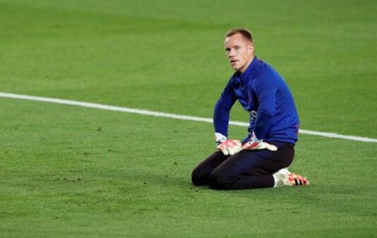 Barcelona goalkeeper Ter Stegen to undergo knee surgery