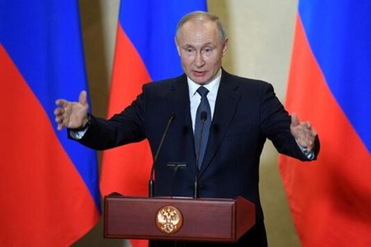 Putin tells Merkel external intervention in Belarus would be unacceptable