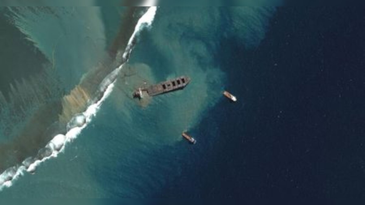 Mauritius Arrests Indian Captain of Stricken Japanese Ship that Spilled 1,000 Tonnes of Oil