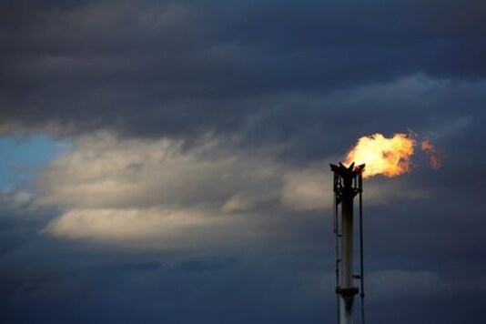 Tech firms offer carbon tracking software to meet oil-investor demands