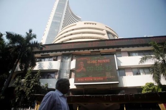 Sensex, Nifty Nearly Flat, U.S. Consumer Confidence Data Weighs