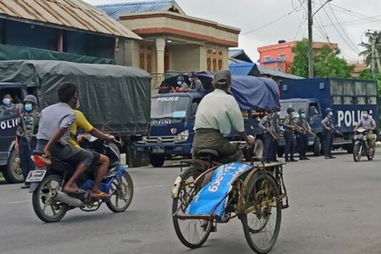 Amid Contagion Fears, Myanmar Parents Back School Closures