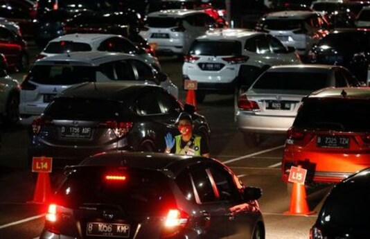 Indonesia Drive-in Concert Delivers Live Music As Coronavirus Rages