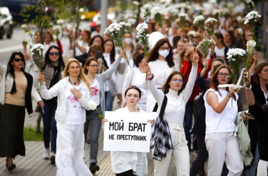 Belarus authorities free detainees amid protesters' pressure