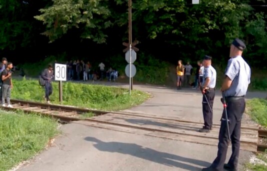 Tensions Grow As Bosnian Authorities Crack Down On Migrants