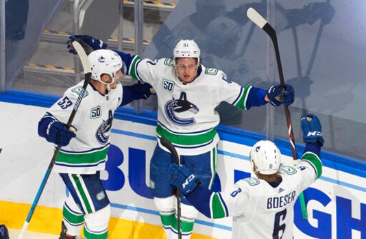 Horvat scores twice, Canucks beat Blues 5-2 in series opener