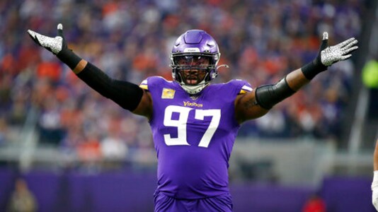 AP source: Cowboys agree to deal with pass rusher Griffen