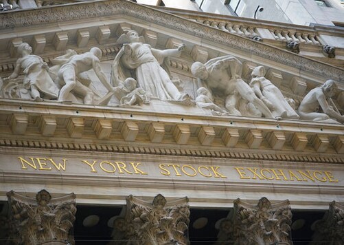 Global Shares Retreat As Investors Await Fed Chair's Speech
