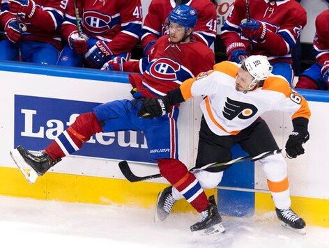 Hart's 2nd straight shutout leads Flyers to 2-0 Game 4 win