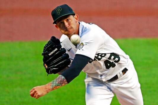 Civale's complete-game gem lifts Indians past Pirates 6-1