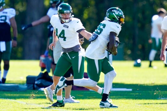 Bell Says Jets Need Healthy Darnold, So Tells QB: 'No Bars'