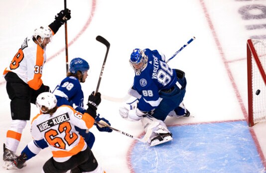'Wild' NHL playoffs move into next stage with final 16 teams