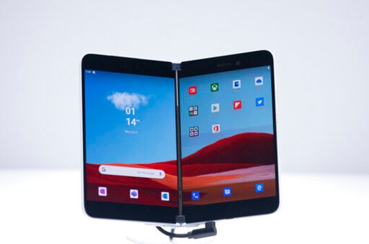 Microsoft back in the smartphone business with its new Duo Microsoft back in the smartphone business with its new Duo