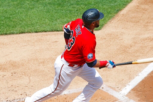 Berríos, Twins win 5th in row, top Pirates after drone delay
