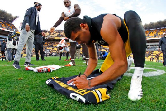 The Right Fitz: Steelers' Fitzpatrick Looks To Build On 2020