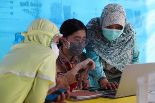 Indonesia takes part in late-stage China vaccine trial