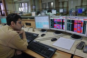 Sensex Rallies 424 Points on RBI Announcements; Financial Stocks Shine