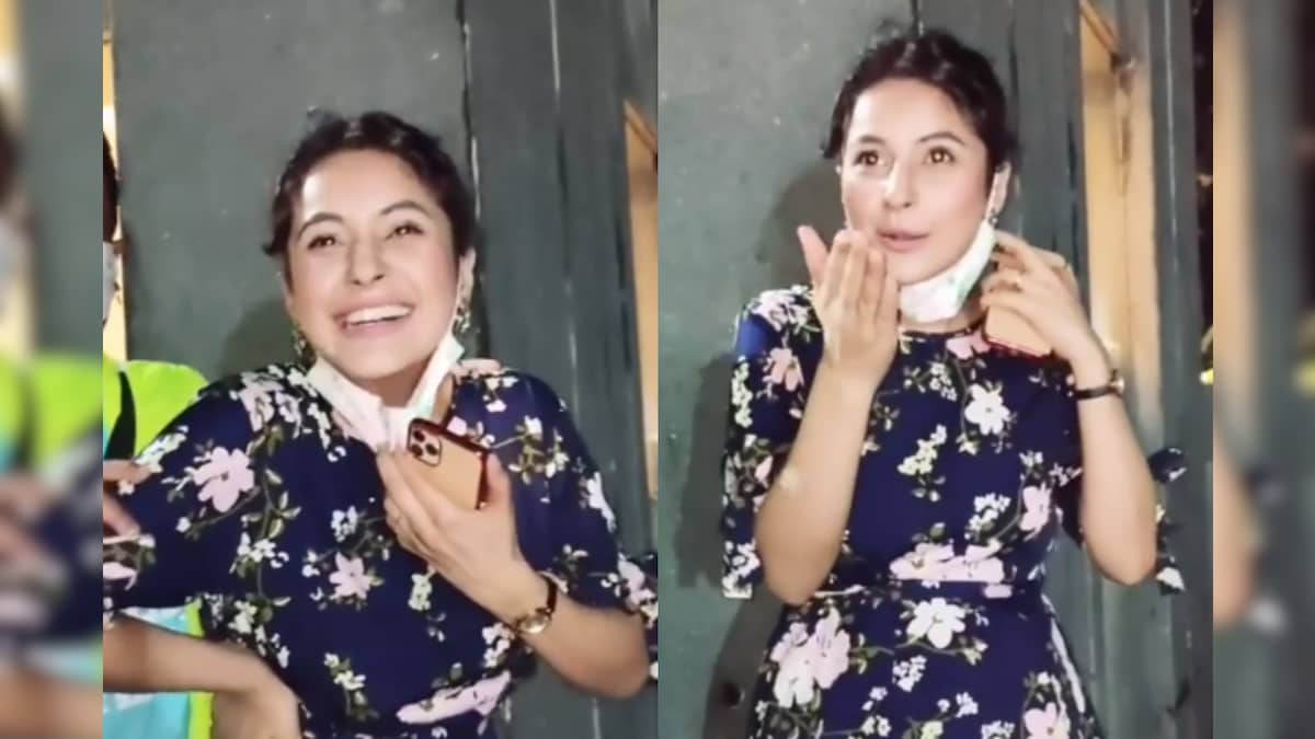 Paparazzi Asks Shehnaaz Gill 'Rasode Mein Kaun Tha', Watch Her Epic Reaction