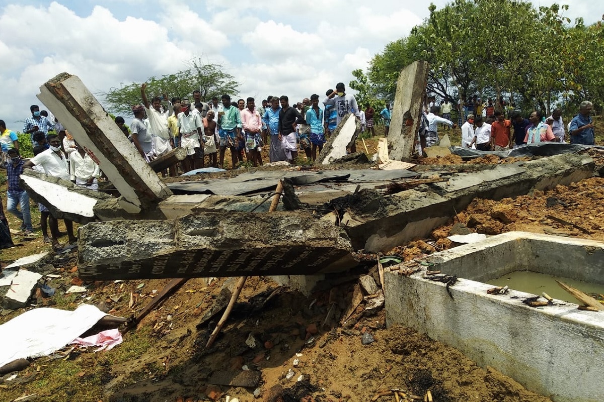 At least 11 people were killed as fire broke out in a firecracker factory in Virudhunagar, Tamil Nadu on Friday.