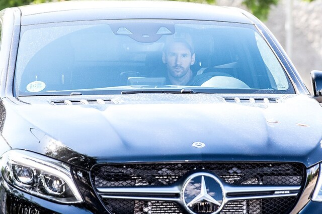 Lionel Messi arriving for Barcelona training (Photo Credit: Twitter)