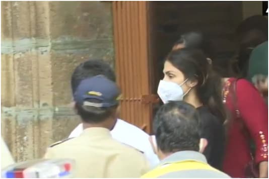 Sushant Singh Rajput Case: NCB Granted 14-Day Judicial Custody of Rhea Chakraborty, Bail Plea Rejected