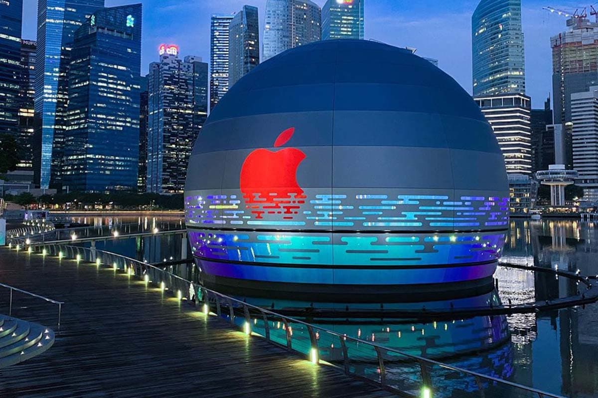 Apple s First Ever Floating Store Opens Up In Singapore