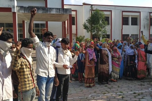 Tribals protest in MP's Burhanpur. (News18)