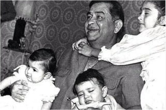 Raj Kapoor with his granddaughters