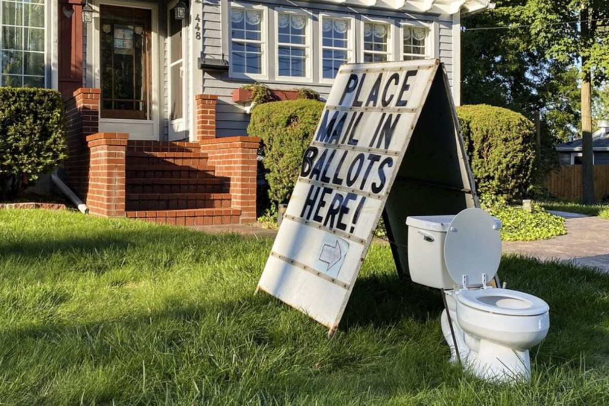 A US Resident Placed a Toilet to Joke About Voting For Mail. He Could Now Be