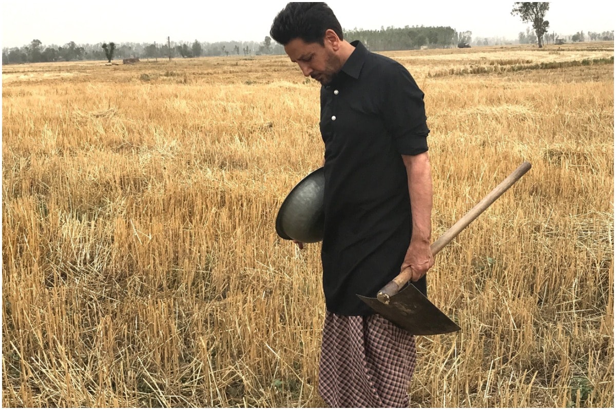 gurdas-mann-s-message-for-farmer-solidarity-while-posing-with-spade