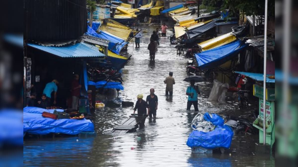 Heavy Rains Cause Waterlogging in Mumbai, Disrupt Rail and Road Traffic