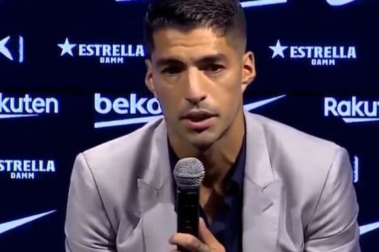 Luis Suarez at his Barcelona farewell (Photo Credit: Twitter) Luis Suarez at his Barcelona farewell (Photo Credit: Twitter)