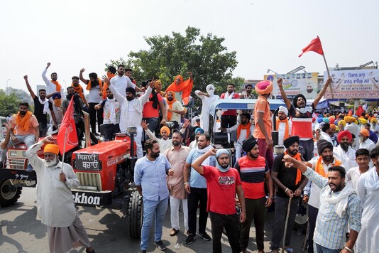 Amritsar: Members of various farmers organizations shout slogans as they stage a protest over the Electricity Amendment Bill 2020 and farm bills, in Amritsar, Friday, Sept. 25, 2020. (PTI Photo) 