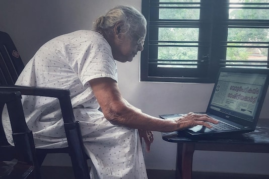 Kerala Grandmother Learns to Use Laptop at the Age of 90 to Read News, Internet Showers Love