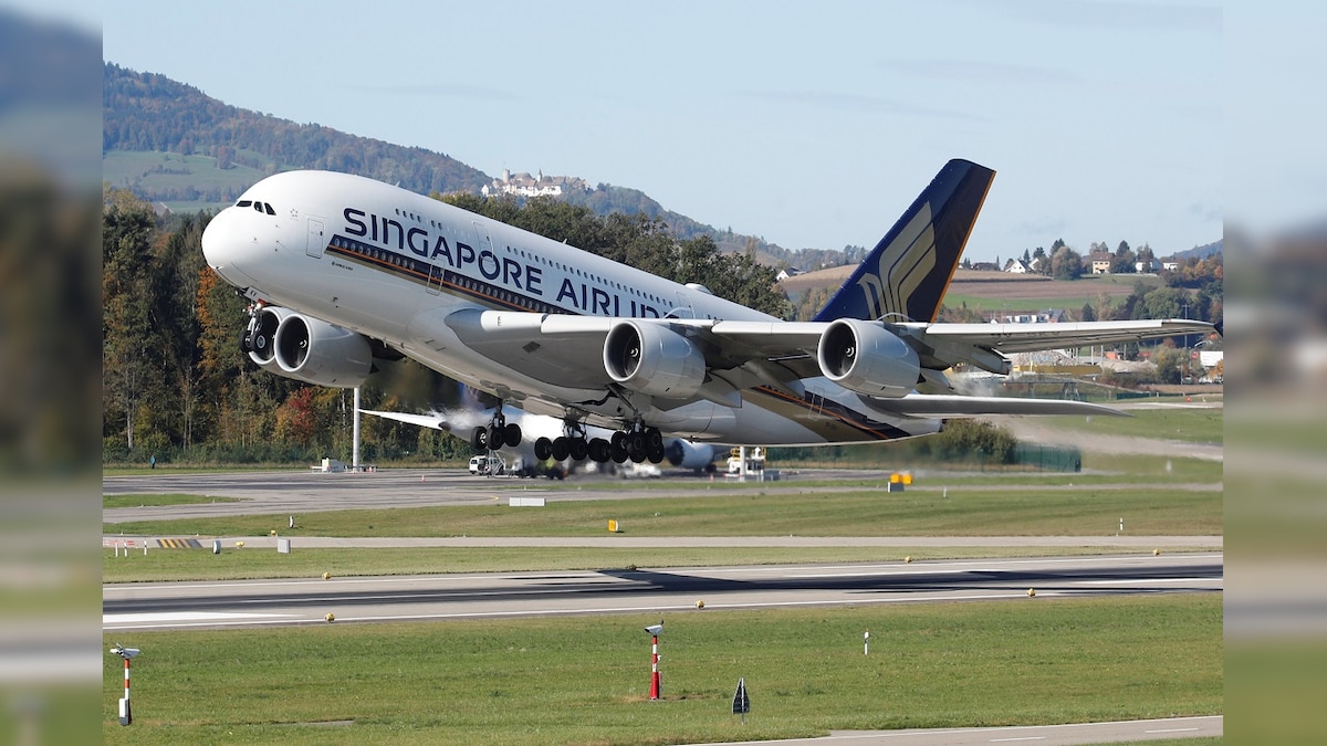 Craving Travel, Passengers are Now Paying to Dine Inside Grounded Singapore Jets