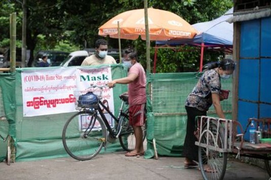 HEALTH-CORONAVIRUS-MYANMAR:Myanmar residents barricade city streets as coronavirus cases rise