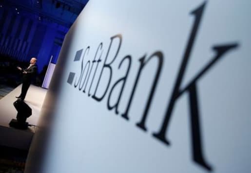 SOFTBANK-GROUP-PRIVATE:Embattled SoftBank renews talks on taking the group private - source