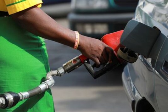 GLOBAL-OIL:Oil edges higher but bleaker demand outlook weighs 