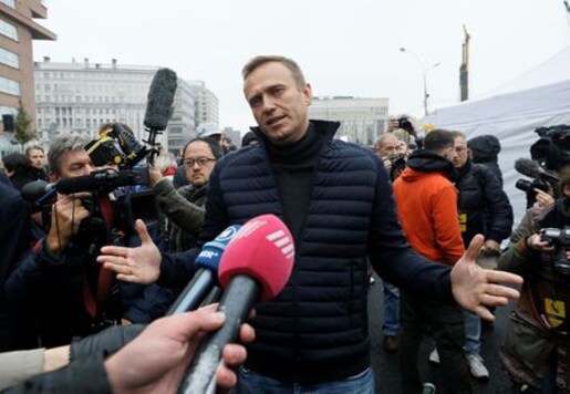 RUSSIA-POLITICS-NAVALNY:Putin opponent Navalny posts photo from hospital, plans to return to Russia
