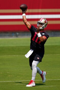 49ers Teammates Back Garoppolo After Super Bowl Loss