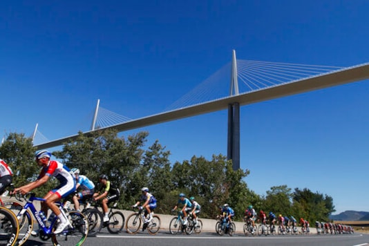 Tour De France: Yates In Yellow, Sagan Attacking On Stage 7