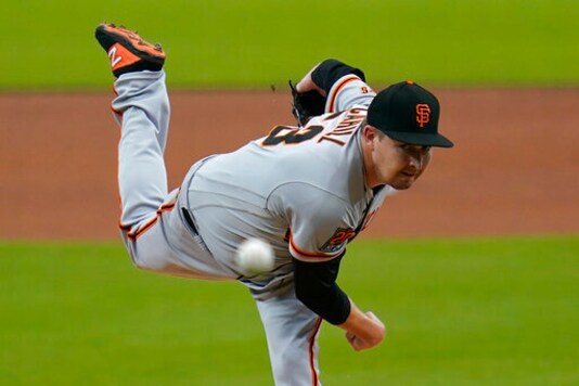 Paddack Sprains Ankle But Streaking Padres Stop Giants, 6-1