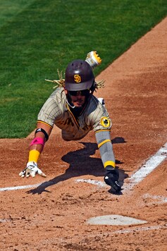 Tatís Hits 15th Home Run, Padres Win Series With A's