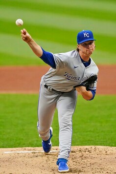 Royals Rookie Singer Holds Indians Without Hit For 6 Innings