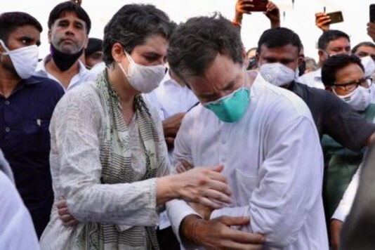 Rahul and Priyanka Gandhi at the Yamuna Expressway on Thursday.