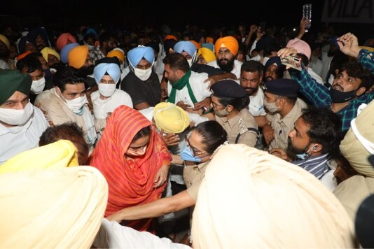 Harsimrat Kaur Badal arrested amid a protest against the contentious farm laws. (Credits: Twitter)