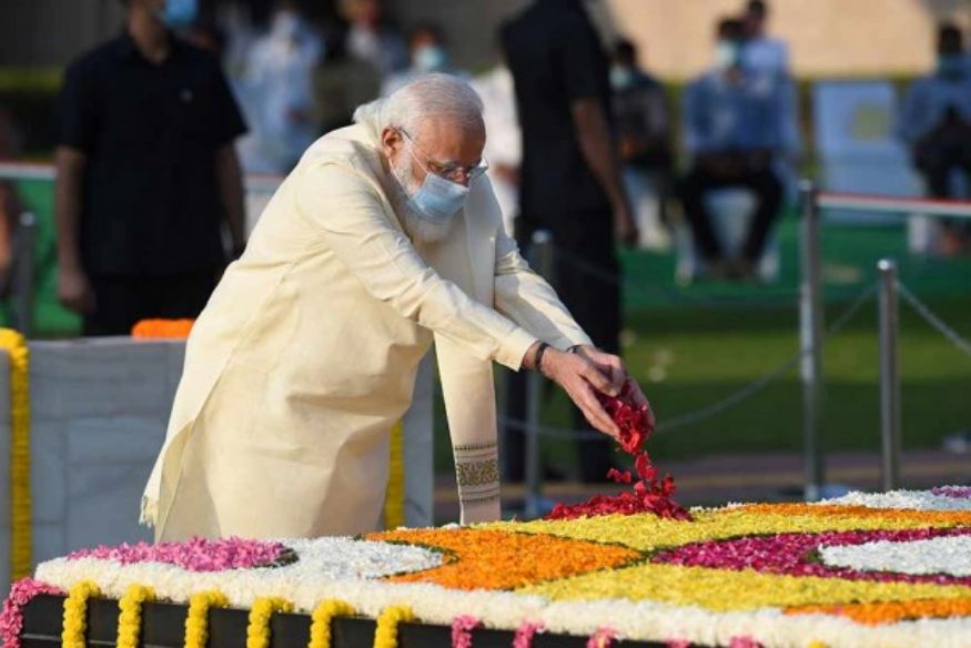 Political Bigwigs Pay Tributes to Mahatma Gandhi on His 151 Birth ...