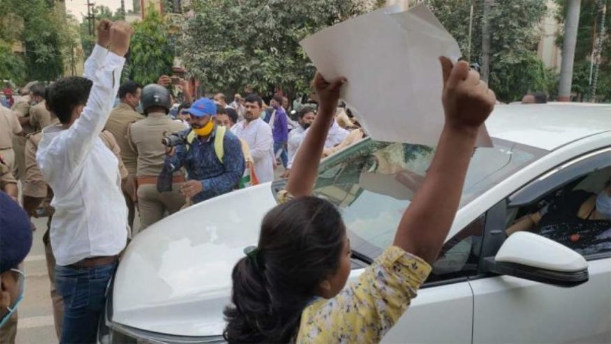 Hathras Rape Protest: Congress Workers Stop Smriti Irani's ...
