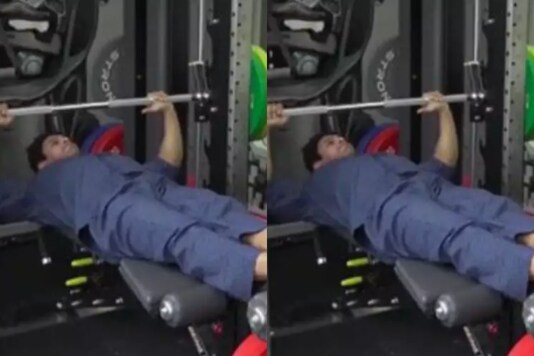 Bigg Boss 14: Sidharth Shukla Does Bench Press in Night Suit and Slippers, Twitterati Call it 'Cute' Bigg Boss 14: Sidharth Shukla Does Bench Press in Night Suit and Slippers, Twitterati Call it 'Cute'